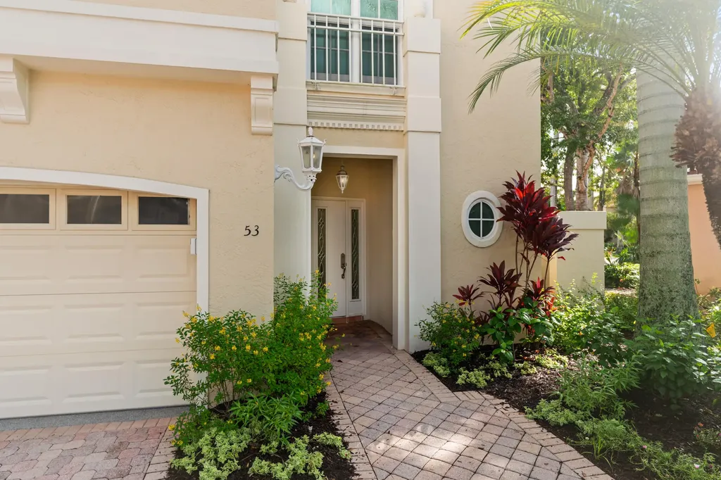53 Via Del Corso Palm Beach Gardens FL 33418