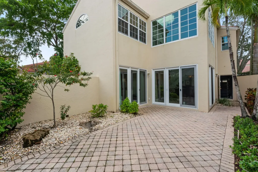 53 Via Del Corso Palm Beach Gardens FL 33418