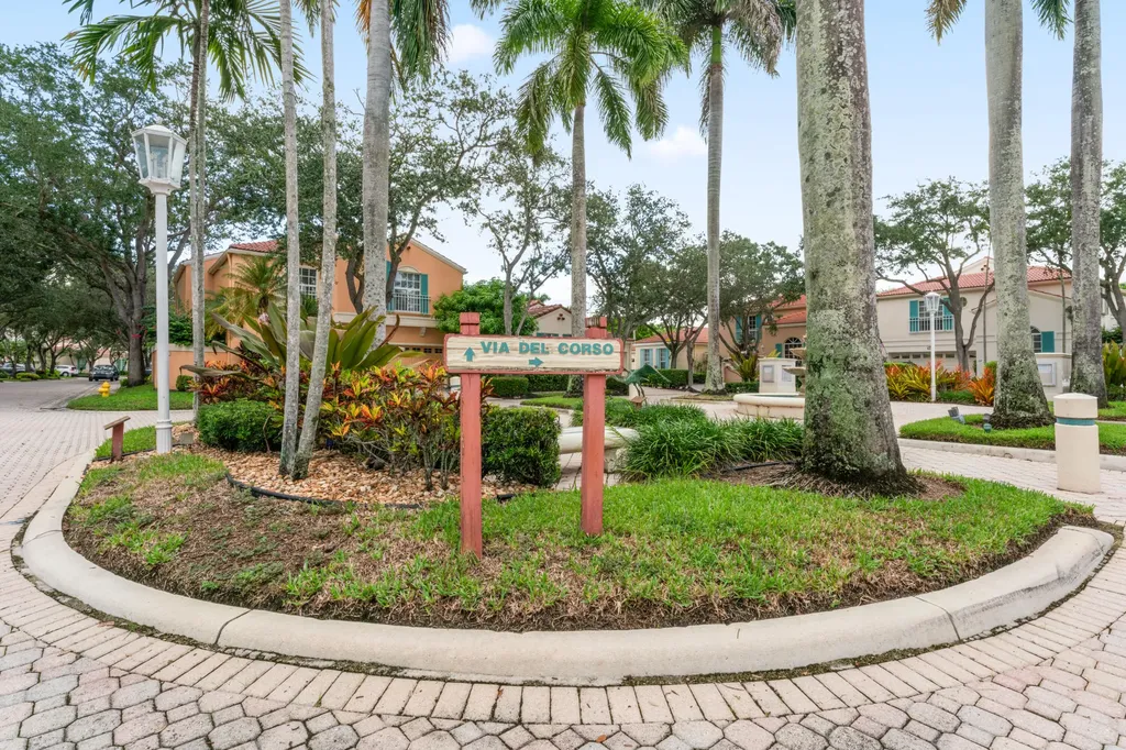 53 Via Del Corso Palm Beach Gardens FL 33418