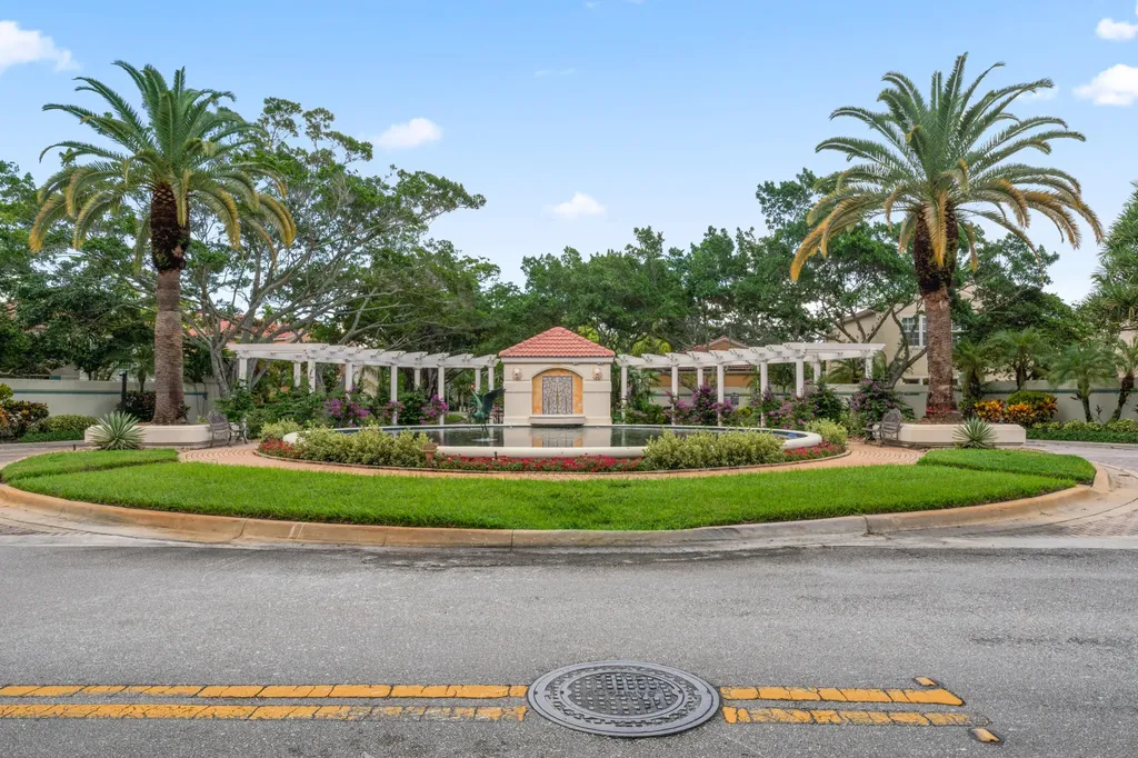 53 Via Del Corso Palm Beach Gardens FL 33418