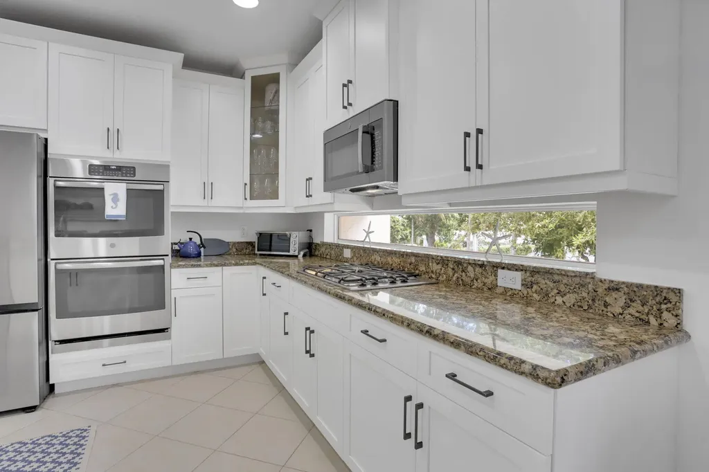 5660 NE Trieste Way Boca Raton FL 33487