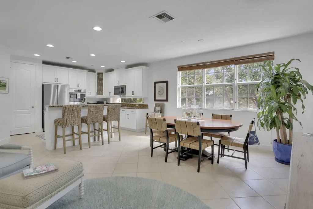 5660 NE Trieste Way Boca Raton FL 33487