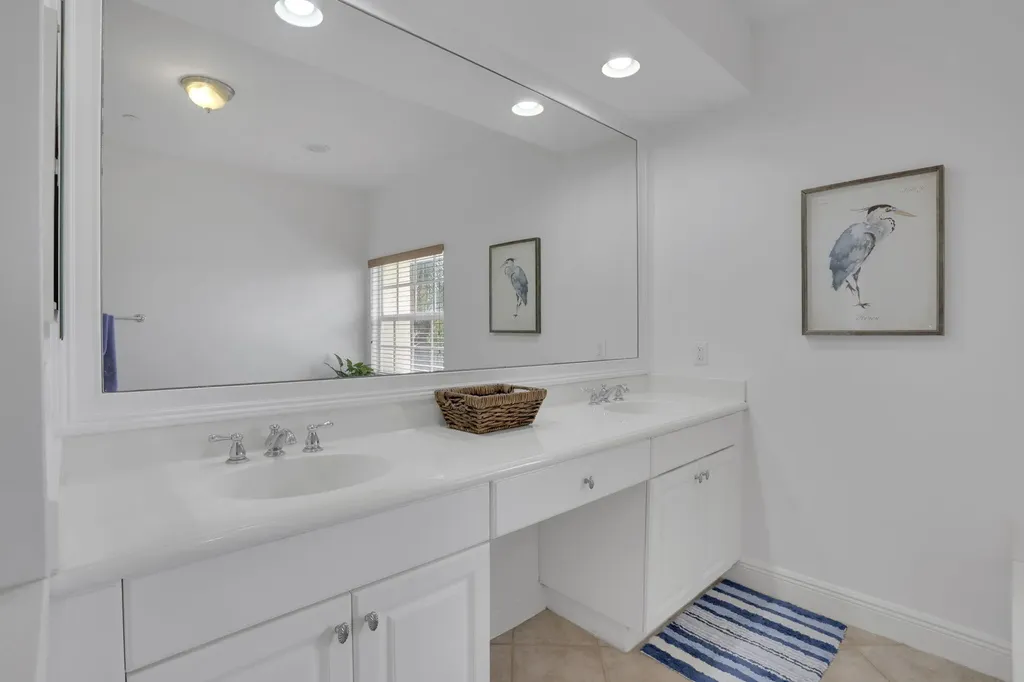 5660 NE Trieste Way Boca Raton FL 33487