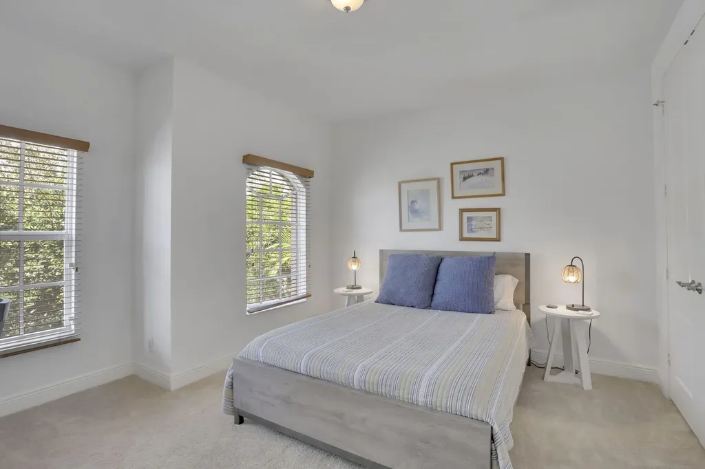 5660 NE Trieste Way Boca Raton FL 33487