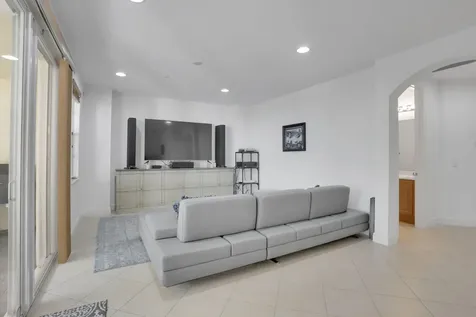5660 NE Trieste Way Boca Raton FL 33487