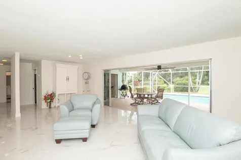 2811 SE Fairway W Stuart FL 34997
