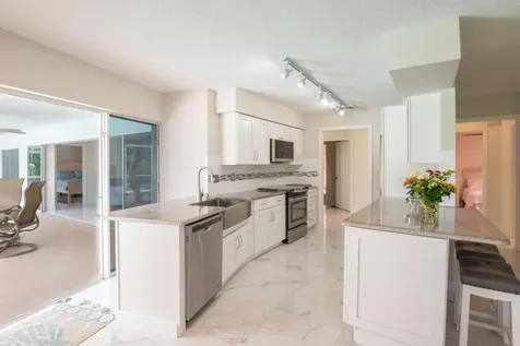 2811 SE Fairway W Stuart FL 34997
