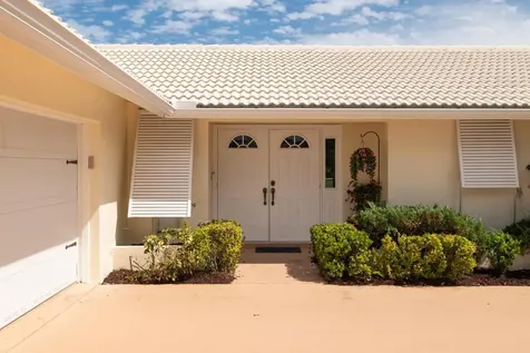 2811 SE Fairway W Stuart FL 34997