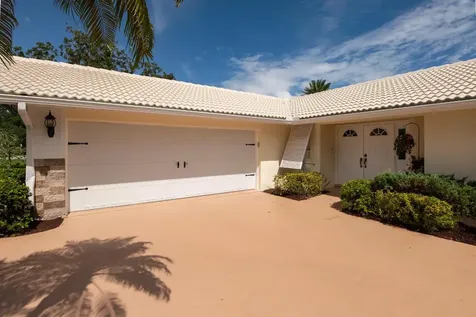 2811 SE Fairway W Stuart FL 34997