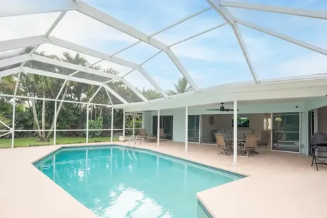 2811 SE Fairway W Stuart FL 34997