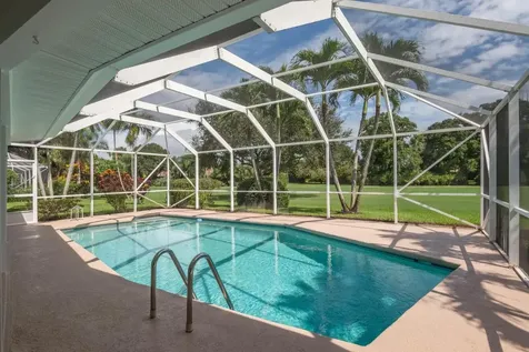 2811 SE Fairway W Stuart FL 34997