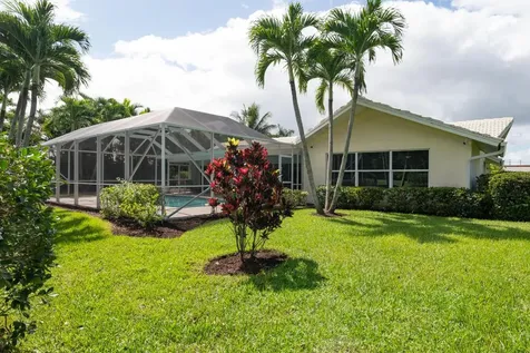 2811 SE Fairway W Stuart FL 34997