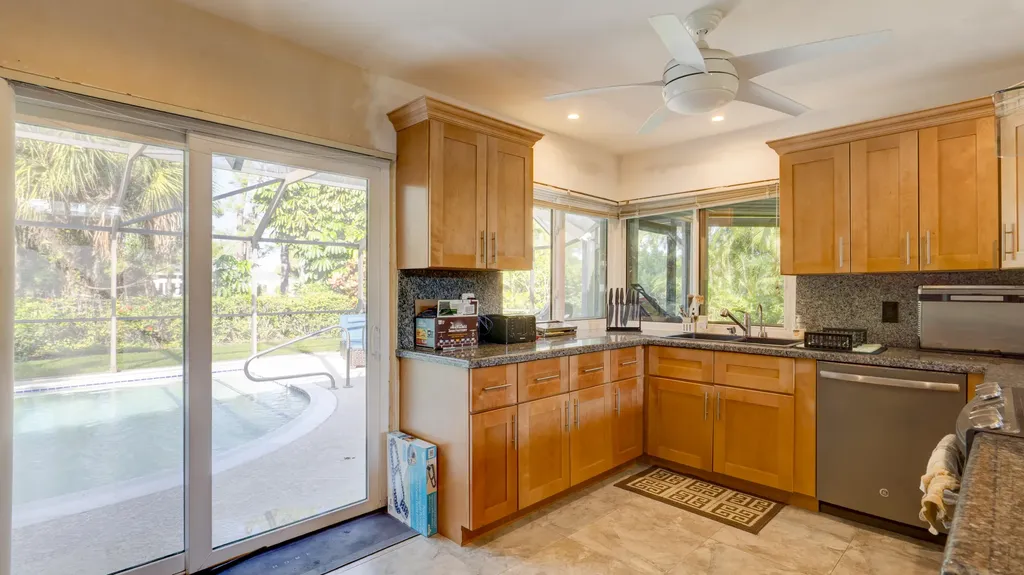 634 W Lakewoode Circle Delray Beach FL 33445