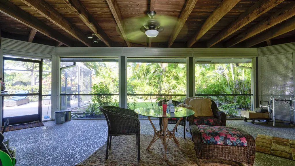 634 W Lakewoode Circle Delray Beach FL 33445