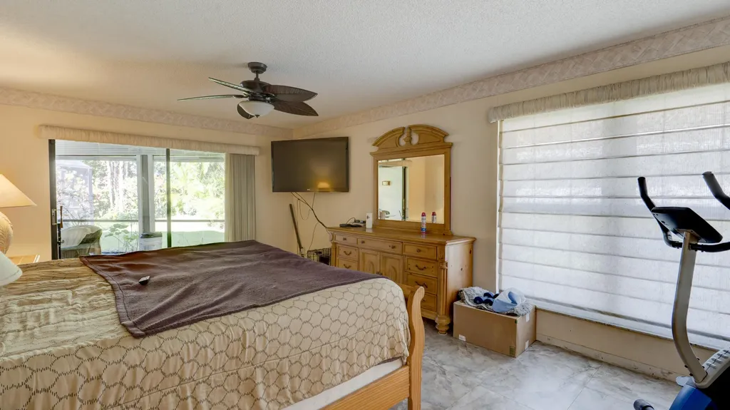 634 W Lakewoode Circle Delray Beach FL 33445