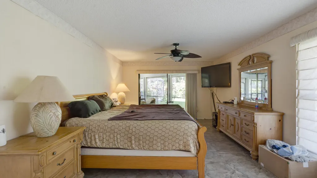634 W Lakewoode Circle Delray Beach FL 33445