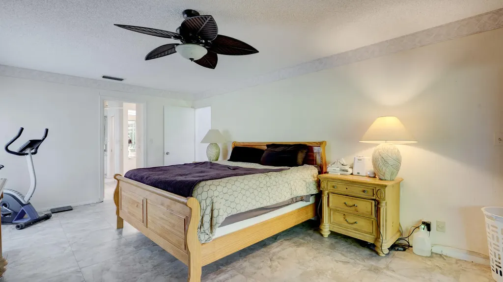 634 W Lakewoode Circle Delray Beach FL 33445
