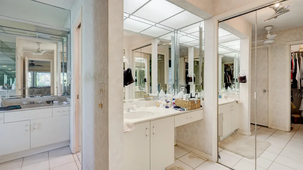 634 W Lakewoode Circle Delray Beach FL 33445