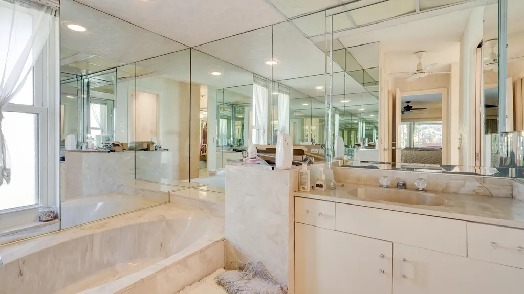 634 W Lakewoode Circle Delray Beach FL 33445