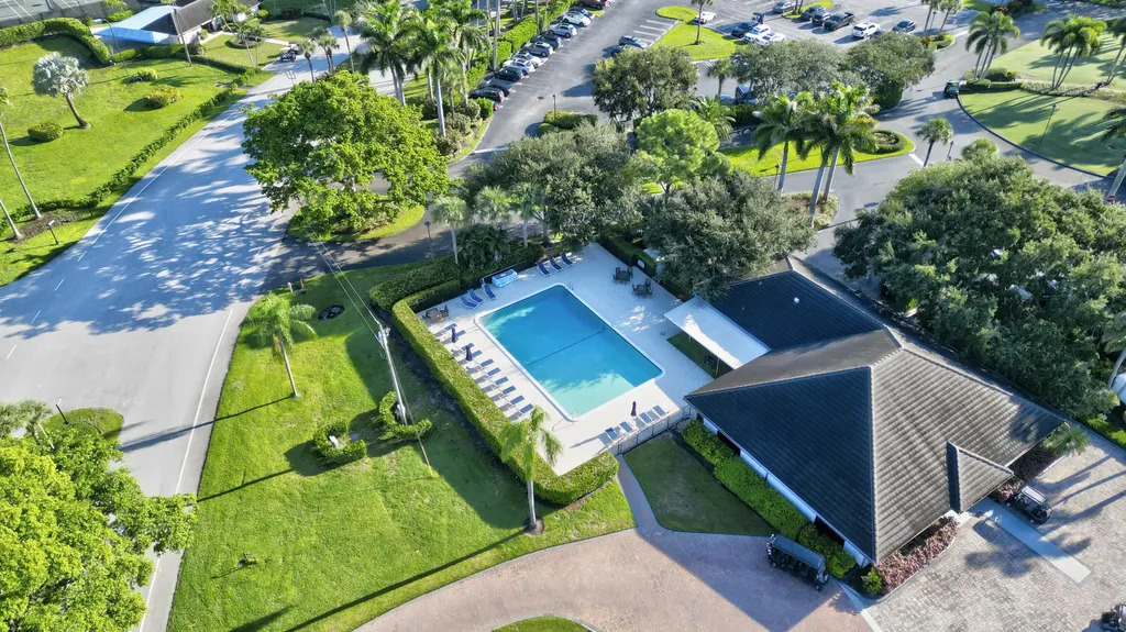 634 W Lakewoode Circle Delray Beach FL 33445