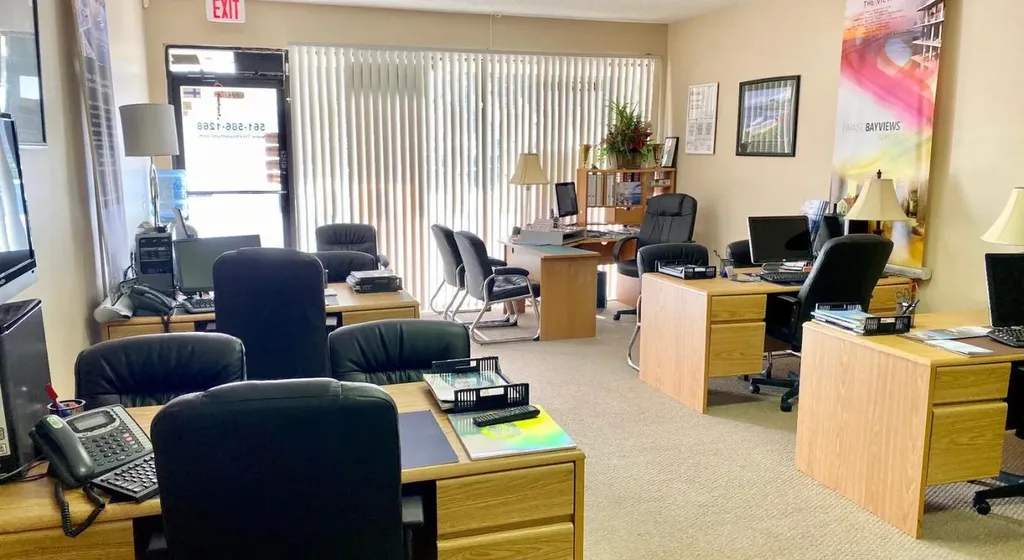 934 S Dixie Highway Lantana FL 33462