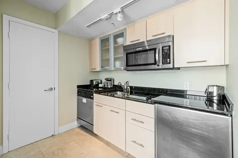 2670 E Sunrise Boulevard Fort Lauderdale FL 33304