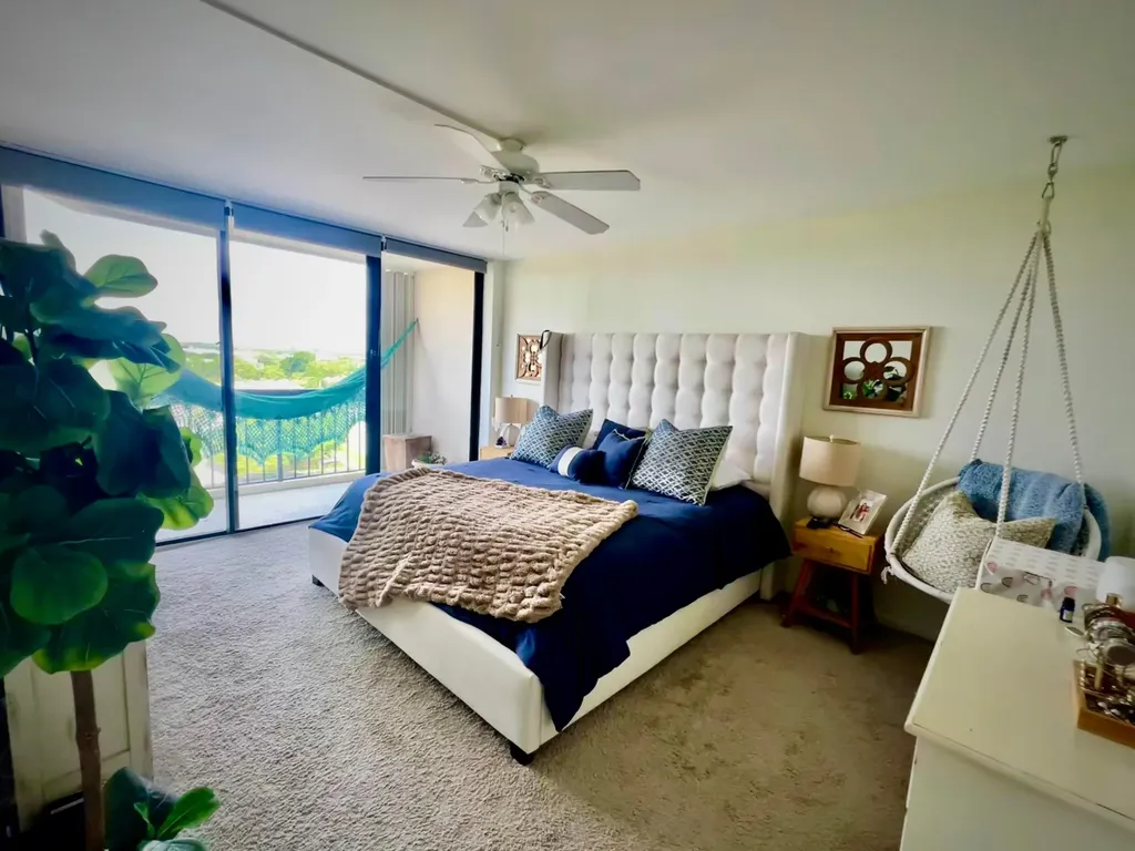 2425 Presidential Way West Palm Beach FL 33401