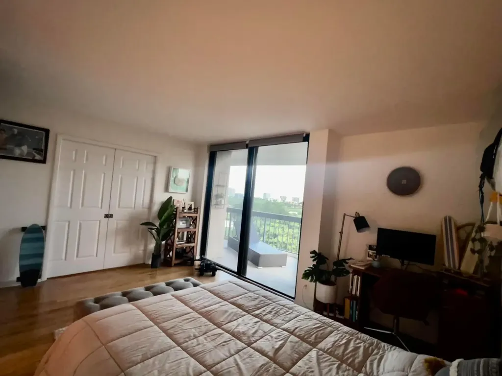 2425 Presidential Way West Palm Beach FL 33401