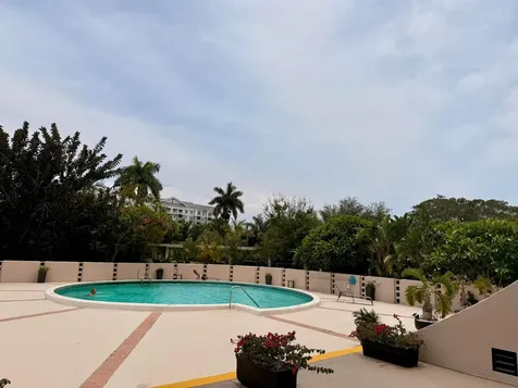 2425 Presidential Way West Palm Beach FL 33401