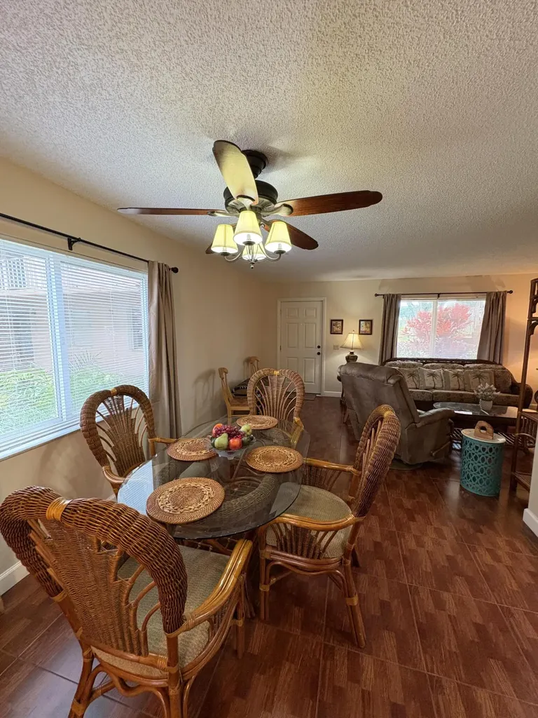 23 Flanders A Delray Beach FL 33484
