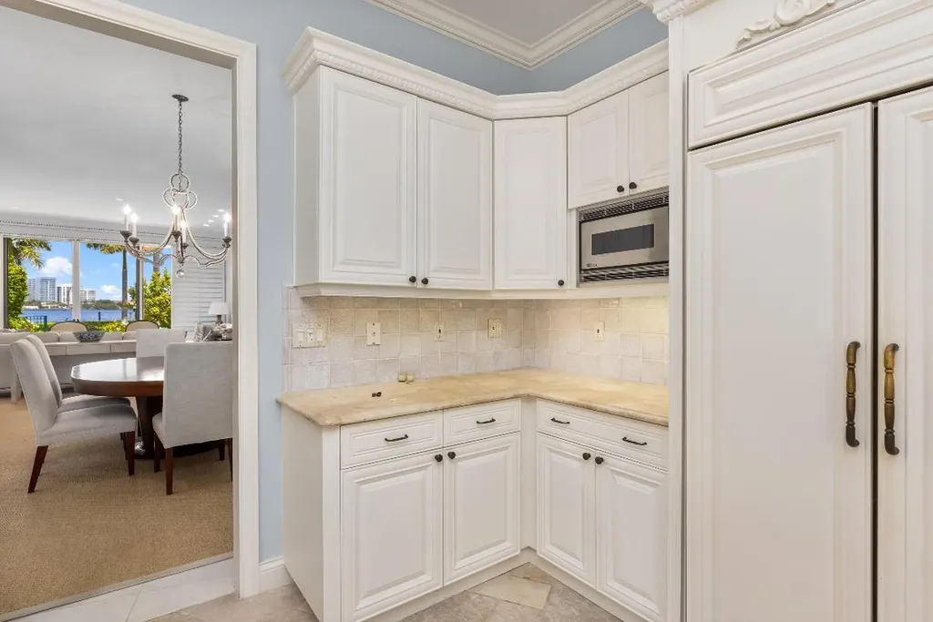 307 Everglade Avenue Palm Beach FL 33480