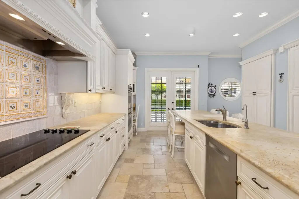 307 Everglade Avenue Palm Beach FL 33480