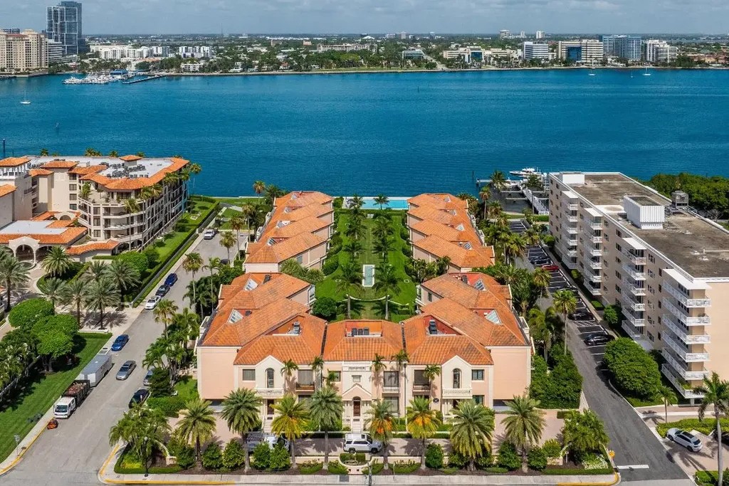 307 Everglade Avenue Palm Beach FL 33480