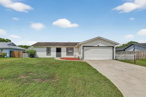 561 SE Karrigan Terrace Port St Lucie FL 34983