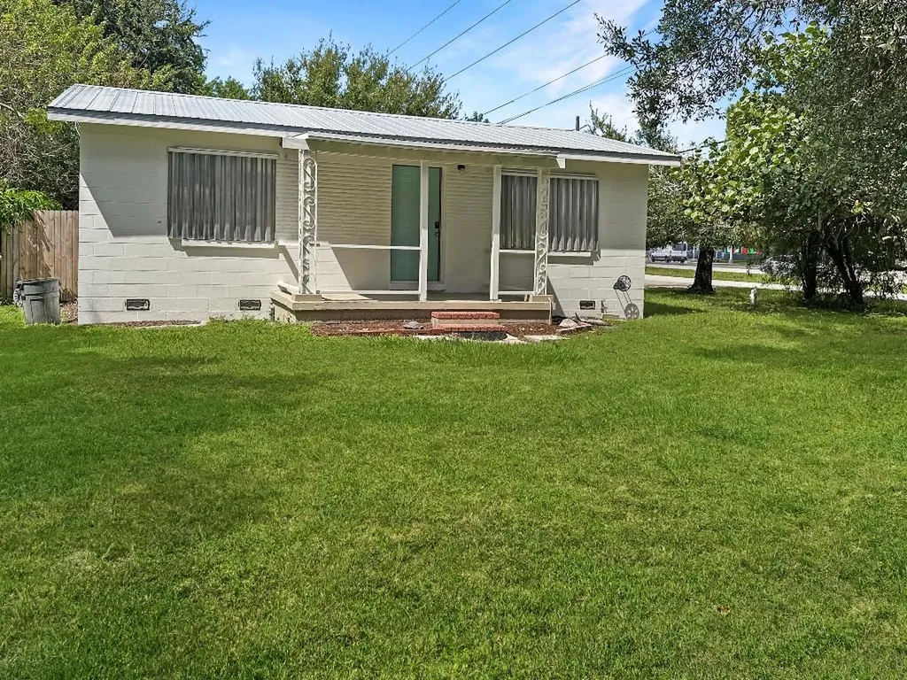 3101 S 24th Street Fort Pierce FL 34982