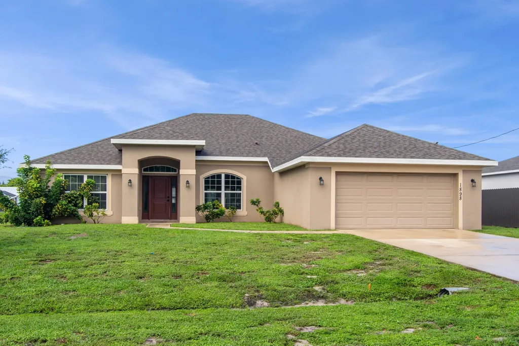 1898 SW Monterrey Lane Port St Lucie FL 34953