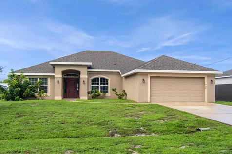 1898 SW Monterrey Lane Port St Lucie FL 34953