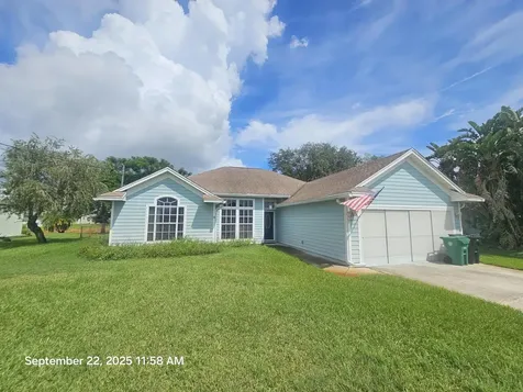 957 SW Jacqueline Avenue Port St Lucie FL 34953