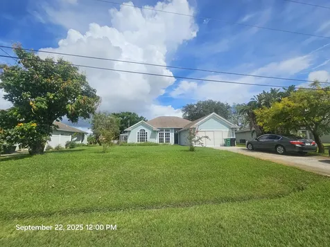 957 SW Jacqueline Avenue Port St Lucie FL 34953