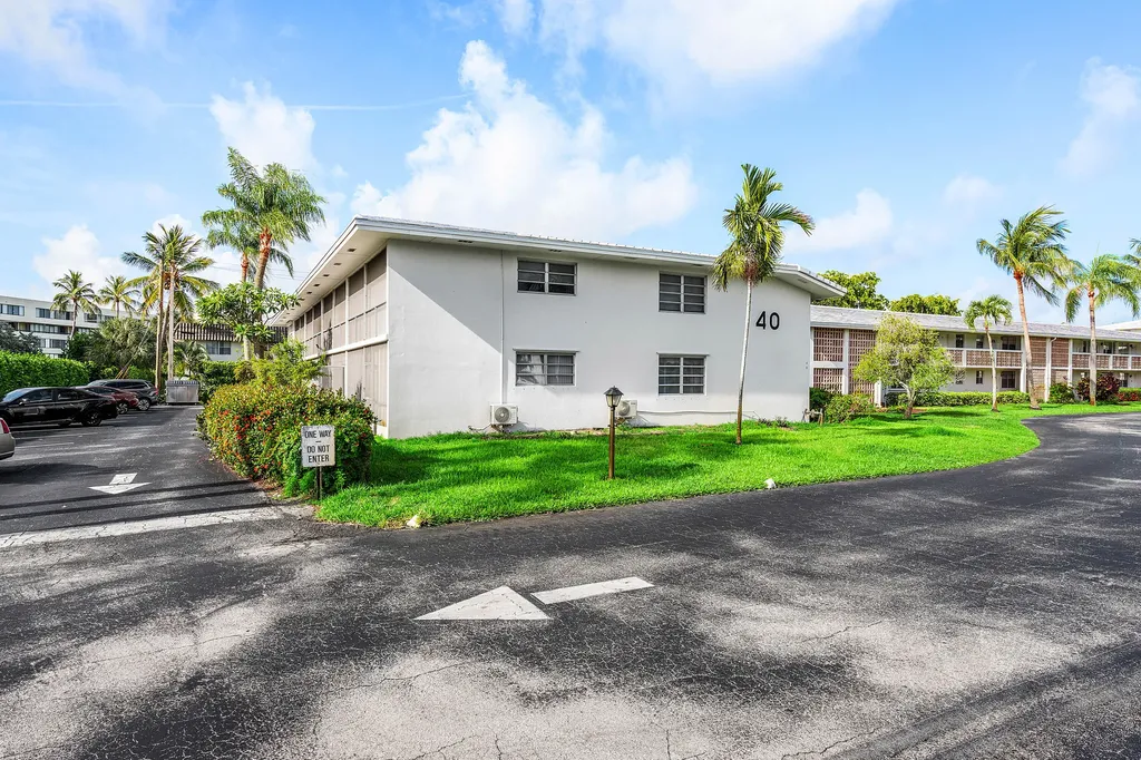 40 SE 13th Street Boca Raton FL 33432
