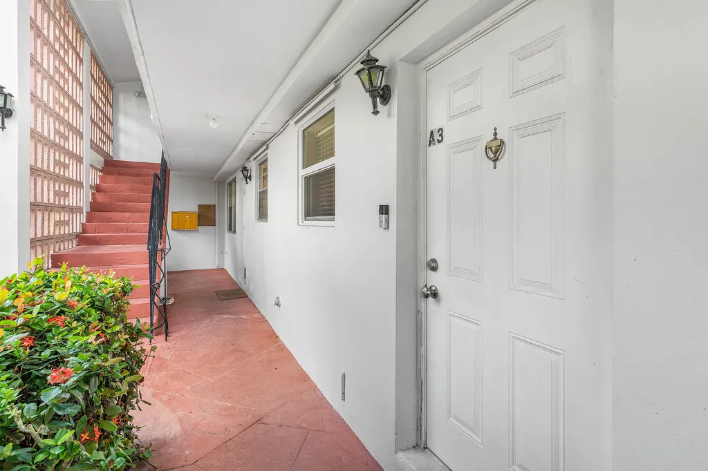 40 SE 13th Street Boca Raton FL 33432