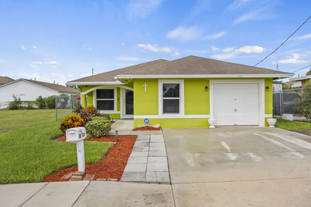 1274 W 33rd Street Riviera Beach FL 33404
