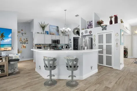 1073 SW Placetas Avenue Port St Lucie FL 34953
