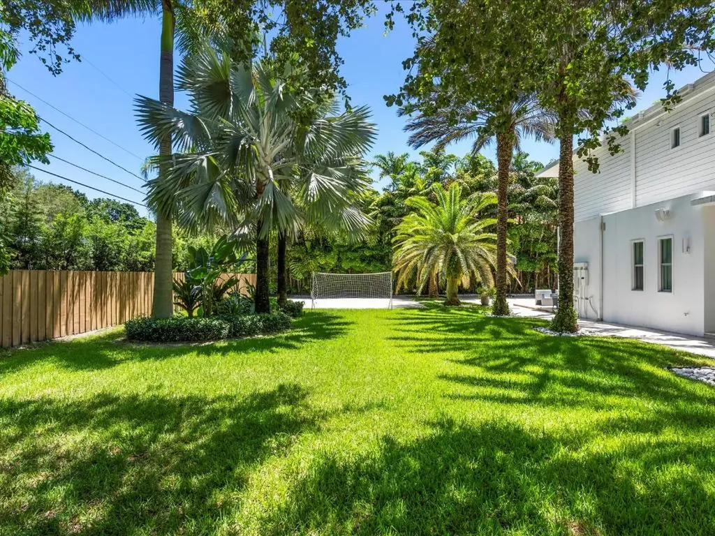 3917 SW 42nd Avenue Miami FL 33146