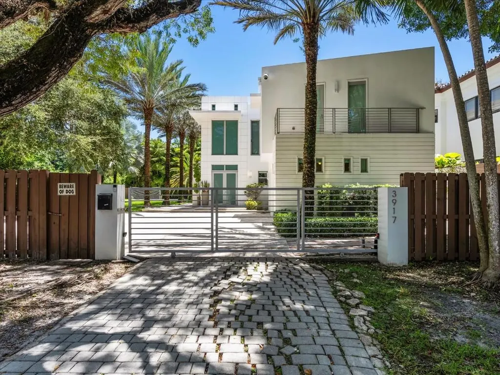 3917 SW 42nd Avenue Miami FL 33146