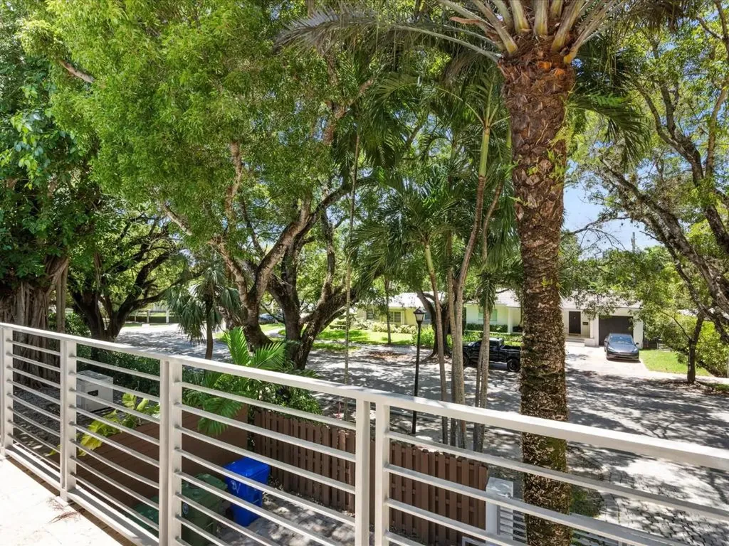 3917 SW 42nd Avenue Miami FL 33146