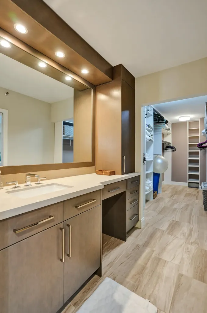 100 SE 5th Avenue Boca Raton FL 33432