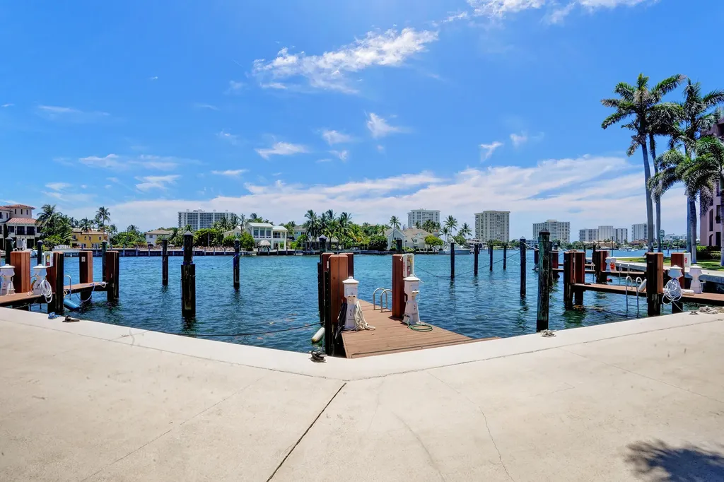 100 SE 5th Avenue Boca Raton FL 33432