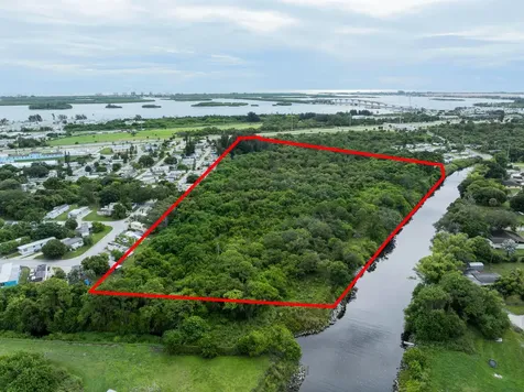 2100 N Us Highway 1 Fort Pierce FL 34945