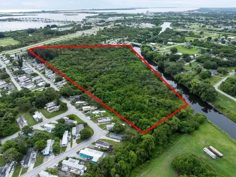 2100 N Us Highway 1 Fort Pierce FL 34945
